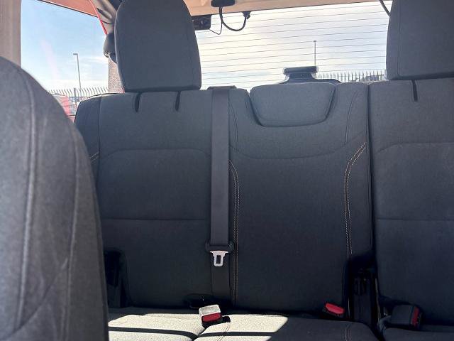 Used 2024 Jeep Wrangler Unlimited Sahara AWD/4WD image 15