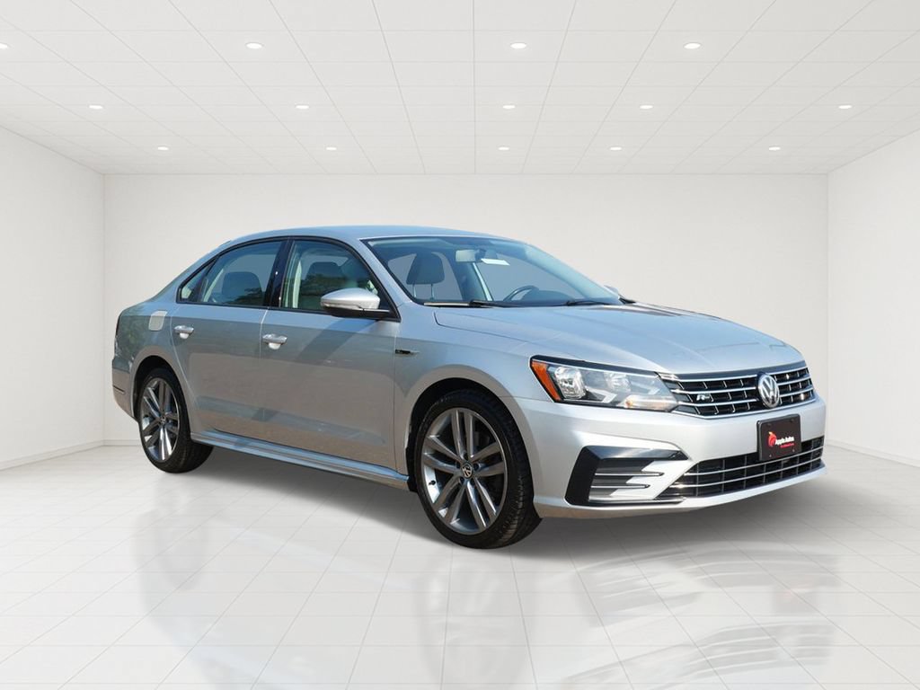 Used 2018 Volkswagen Passat 2.0T R-Line FWD image 1