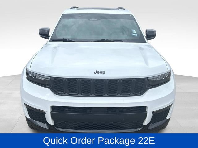 Used 2025 Jeep Grand Cherokee L Limited w/ Black Appearance Package image 9