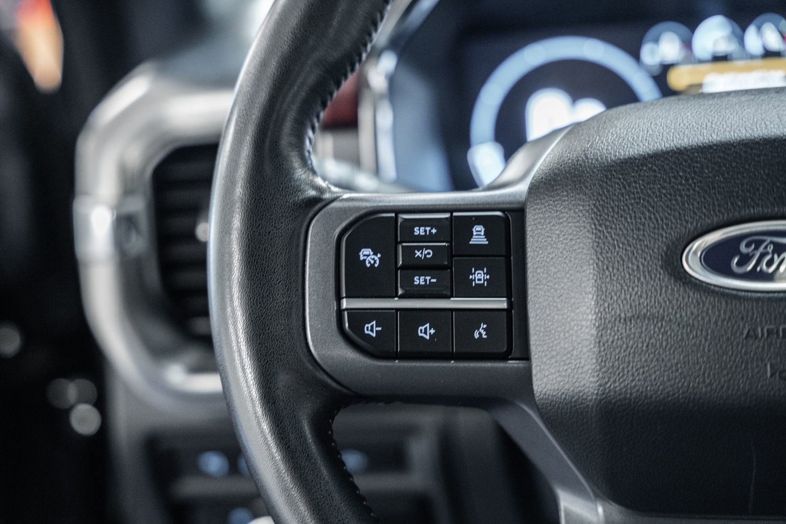 Certified 2023 Ford F150 Lariat w/ Equipment Group 502A High image 36