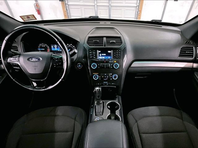 Certified 2018 Ford Explorer XLT AWD/4WD image 14