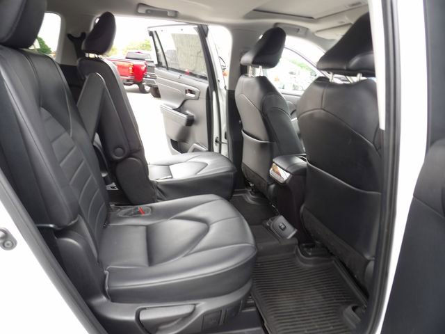 Used 2021 Toyota Highlander XLE AWD/4WD image 33