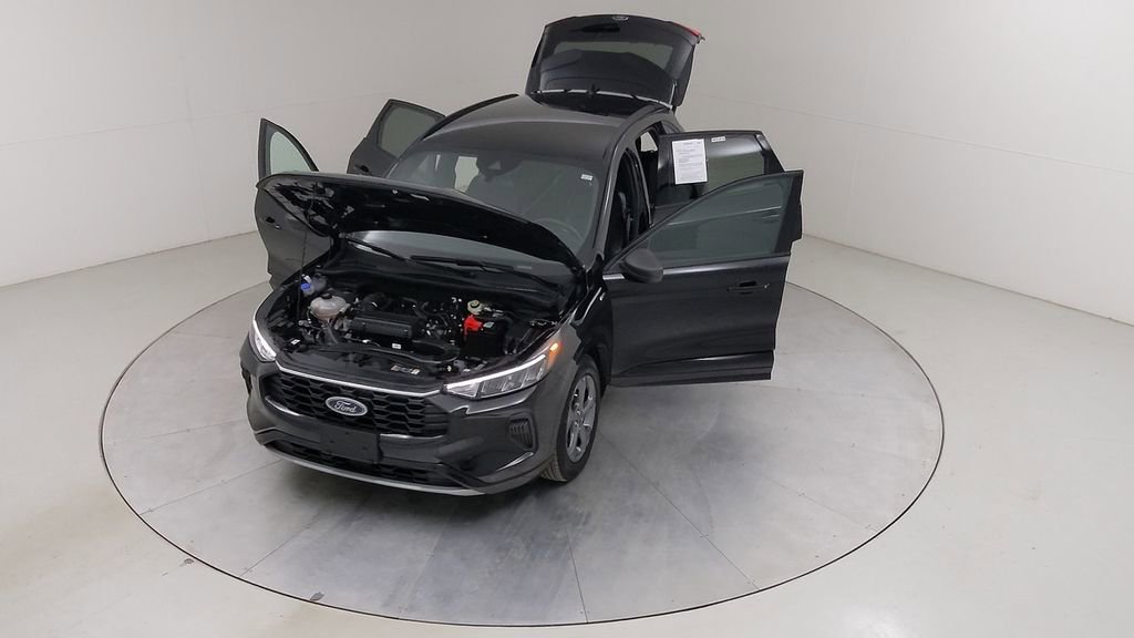 Certified 2024 Ford Escape ST-Line w/ Cold Weather Package FWD image 44
