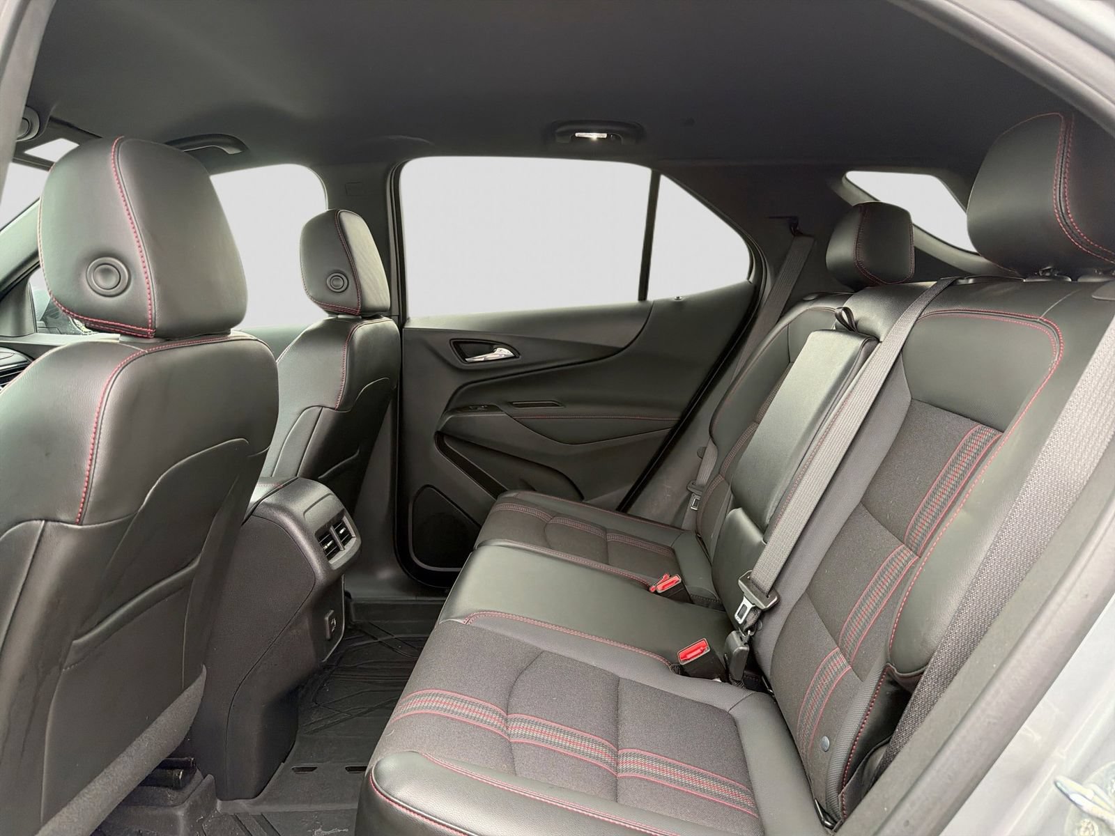 Used 2023 Chevrolet Equinox RS w/ LPO, Floor Liner Package AWD/4WD image 23