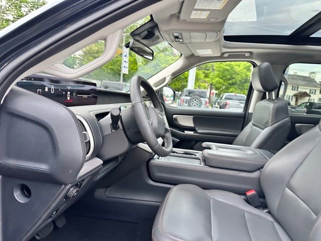 Certified 2025 Ford Expedition Active AWD/4WD image 35