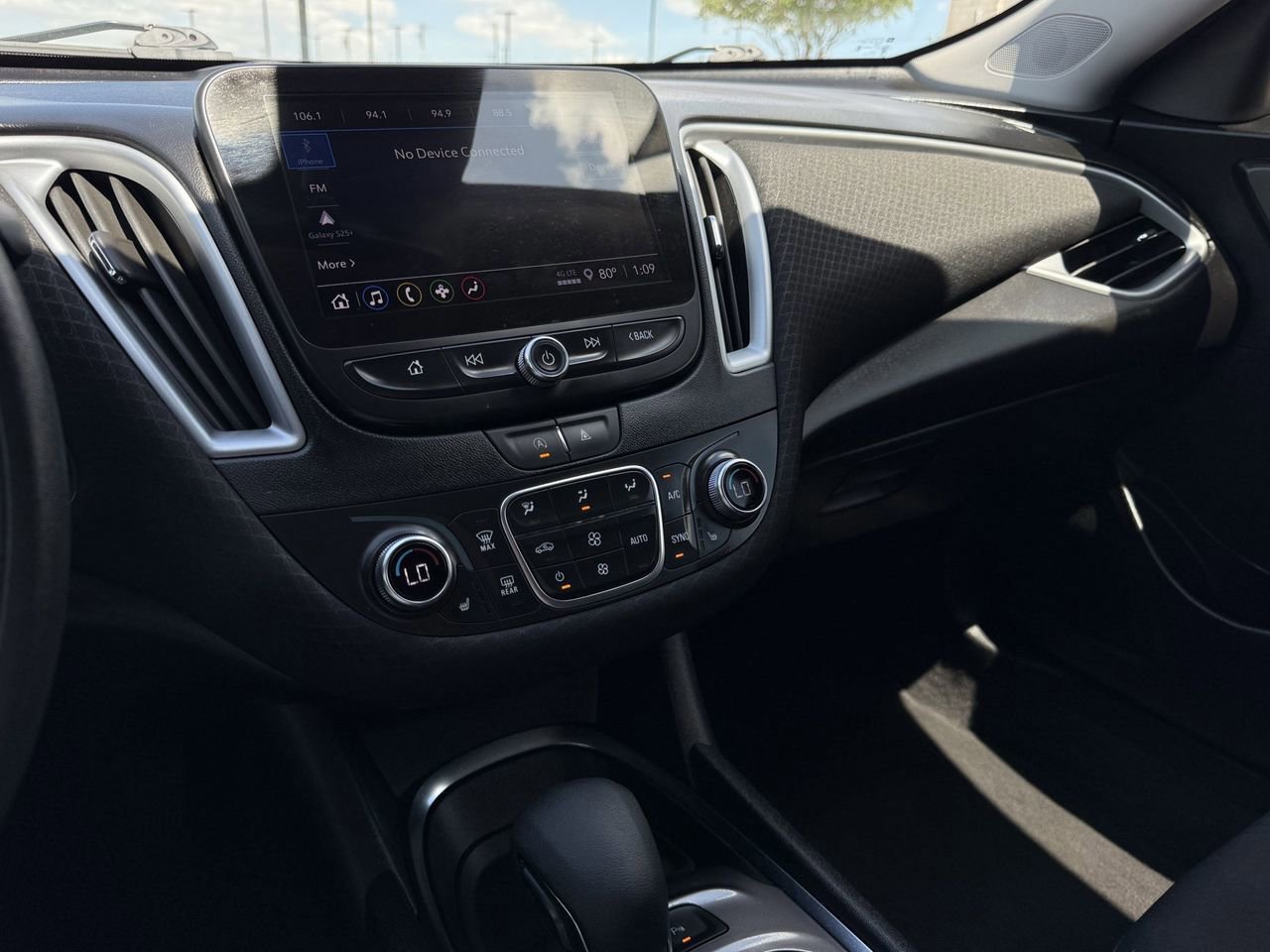 Used 2024 Chevrolet Malibu LT image 15