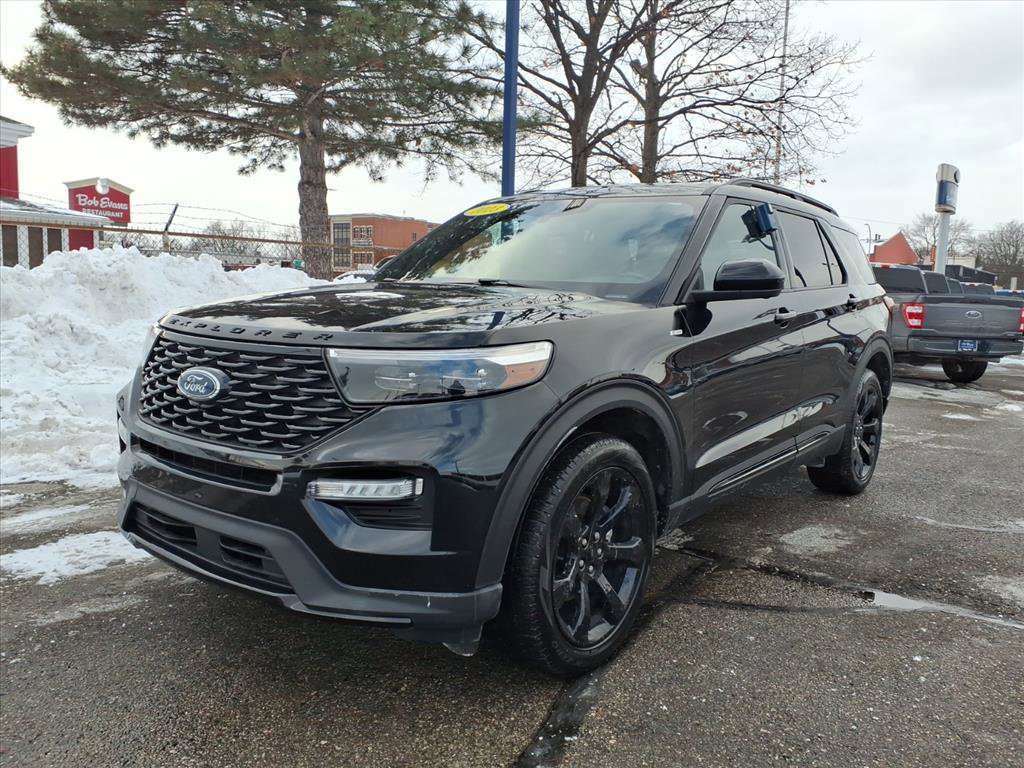 Certified 2023 Ford Explorer ST-Line image 1