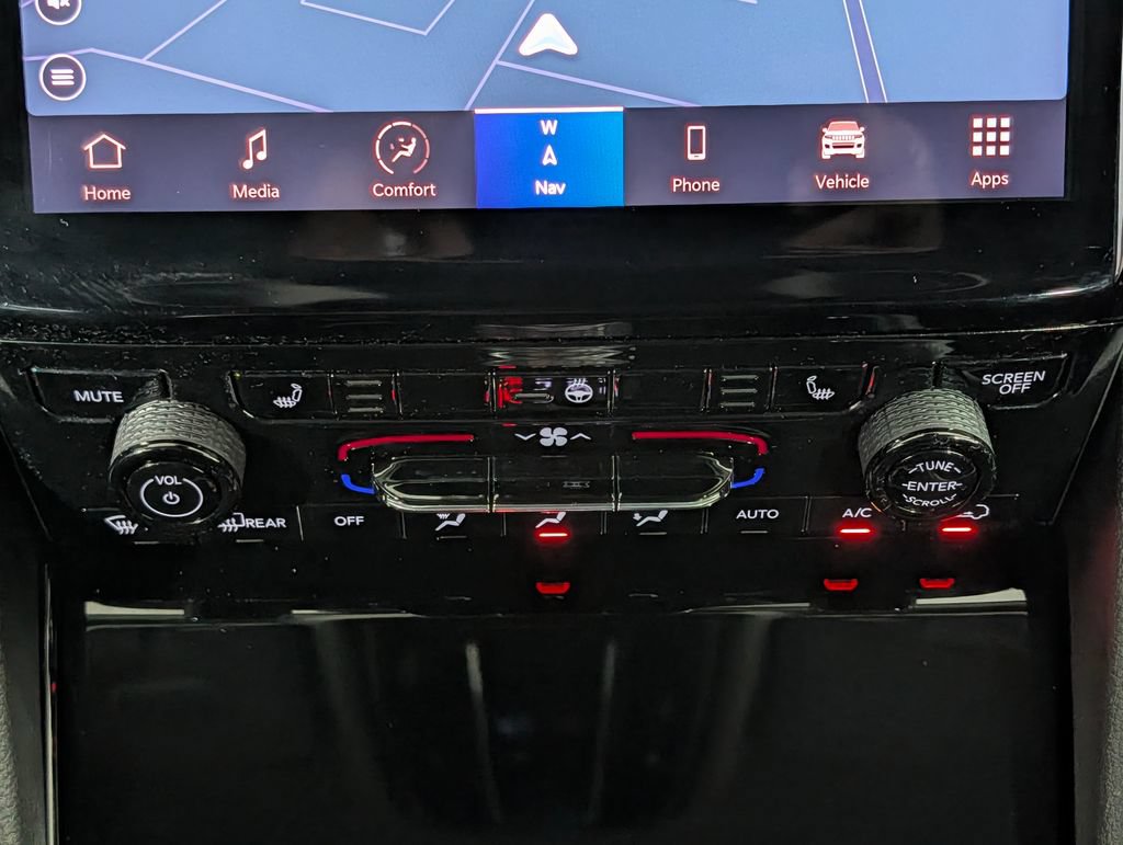 Used 2022 Jeep Grand Cherokee Limited RWD image 16