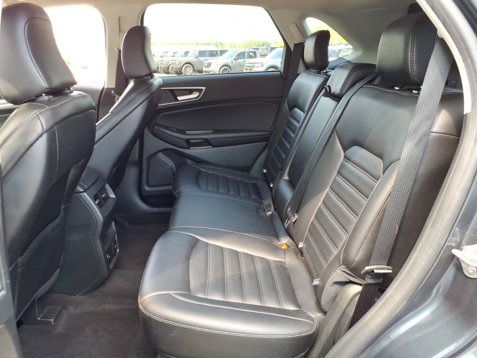 Certified 2024 Ford Edge SEL w/ Convenience Package AWD/4WD image 9