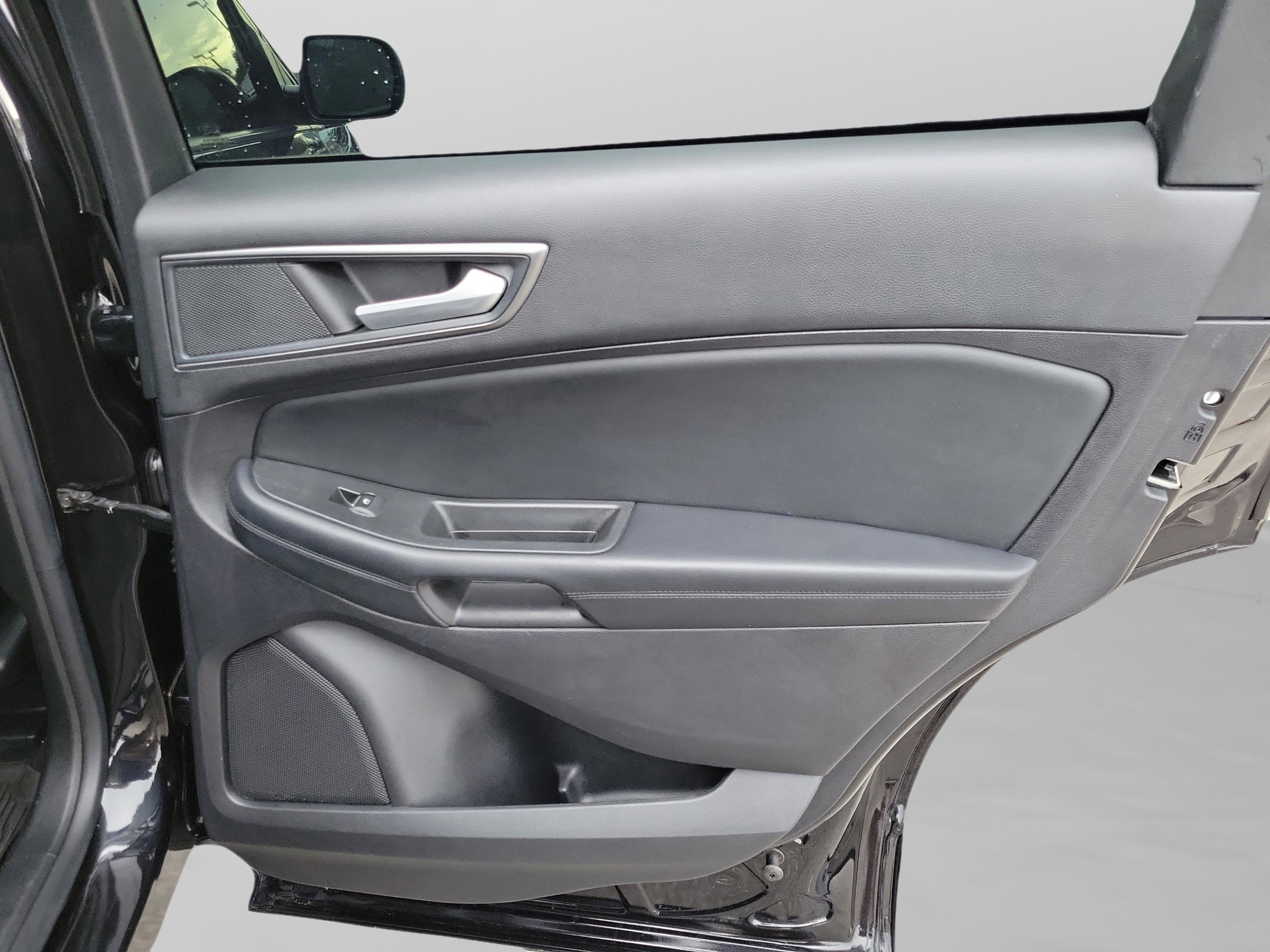 Certified 2022 Ford Edge SE w/ Black Appearance Package image 25