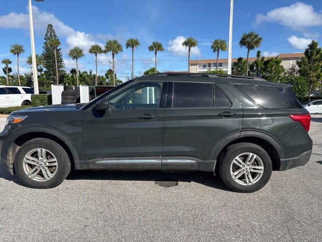 Certified 2022 Ford Explorer XLT w/ Equipment Group 202A image 3