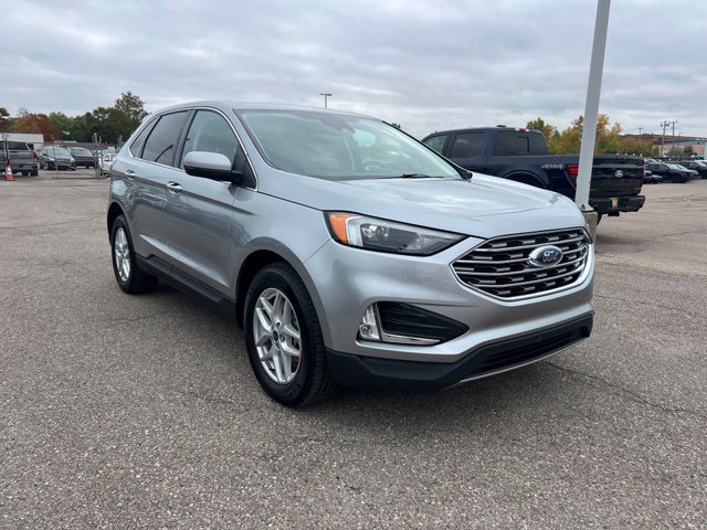 Certified 2022 Ford Edge SEL w/ Convenience Package AWD/4WD image 3