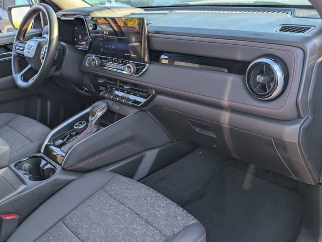 Used 2024 Chevrolet Colorado Z71 w/ Z71 Convenience Package 2 image 16