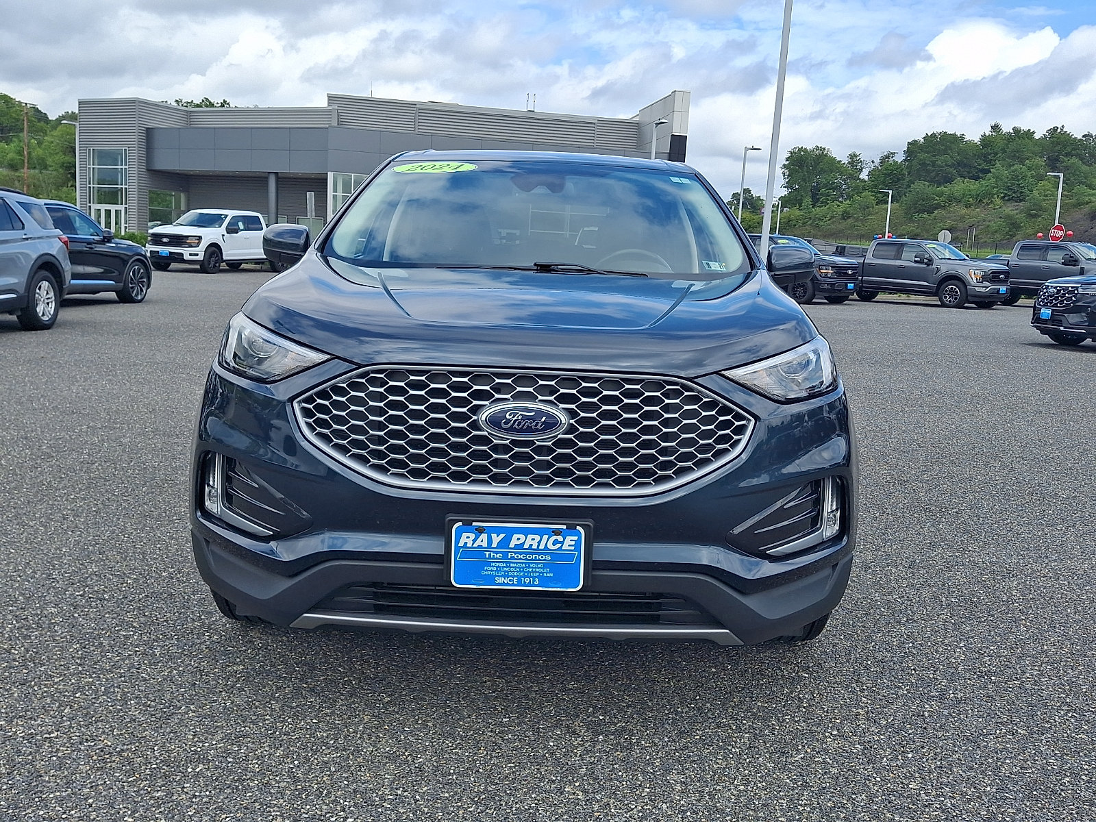 Certified 2024 Ford Edge SEL w/ Convenience Package AWD/4WD image 2