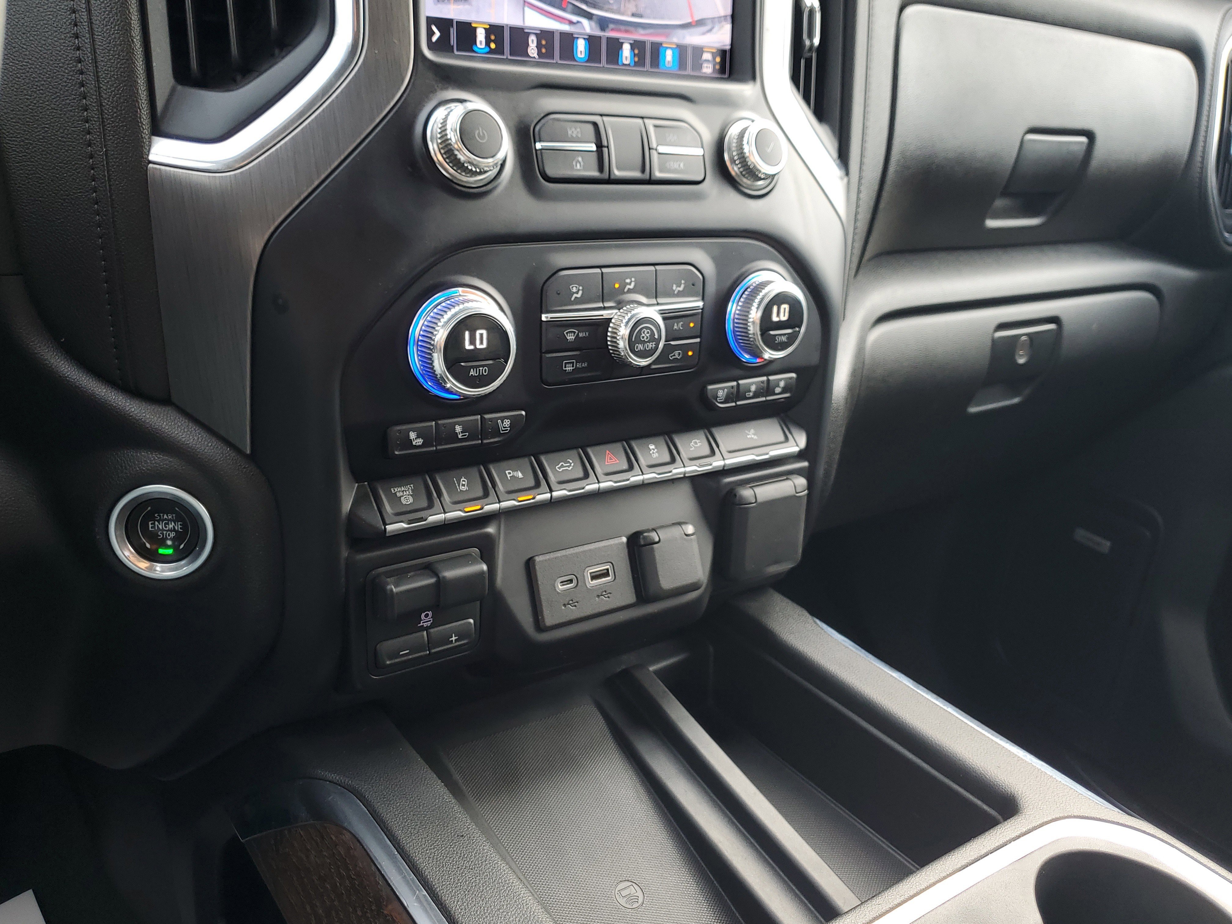 Used 2023 GMC Sierra 3500 Denali w/ Technology Package image 27