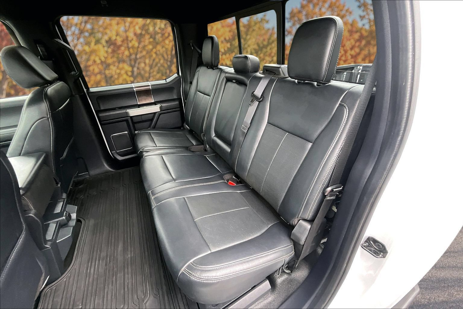 Certified 2022 Ford F350 Lariat w/ Lariat Value Package AWD/4WD image 29
