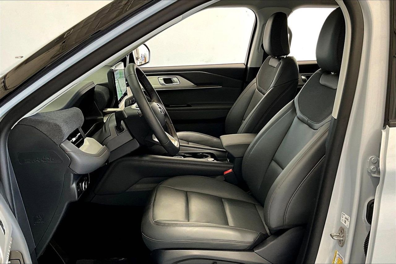 Certified 2026 Ford Explorer Active w/ Active Comfort Package image 18