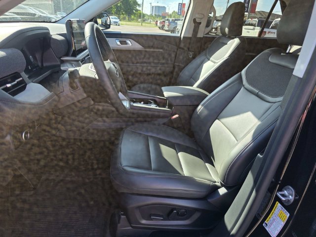 Certified 2025 Ford Explorer Active w/ Active Comfort Package RWD image 12