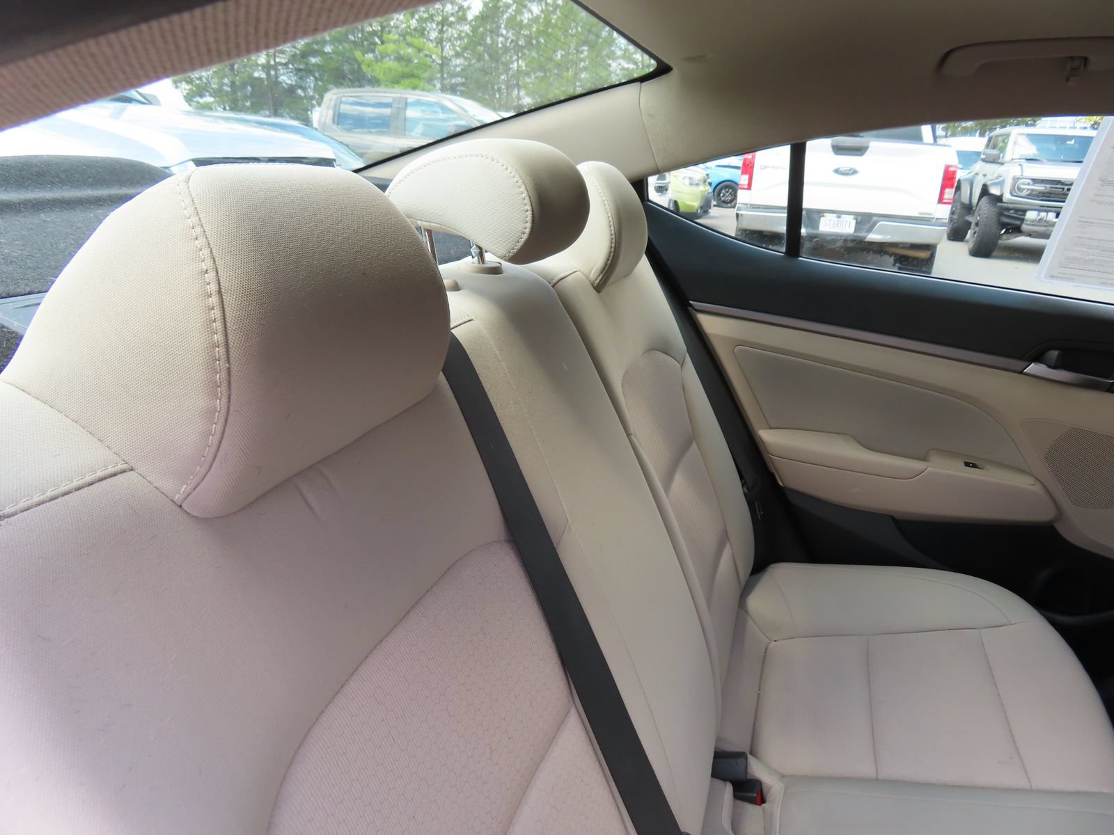 Used 2017 Hyundai Elantra SE FWD image 31