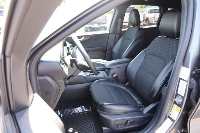 Certified 2025 Ford Escape ST-Line FWD image 8