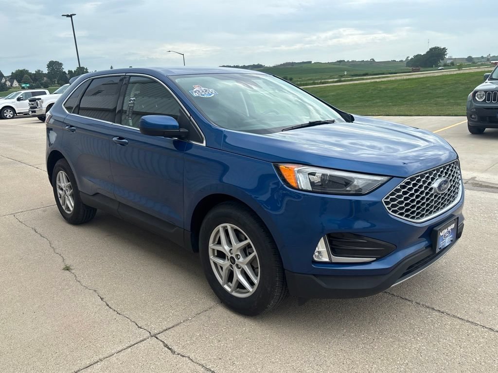 Certified 2023 Ford Edge SEL w/ Convenience Package AWD/4WD image 3