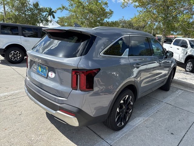 Used 2025 Kia Sorento SX image 5