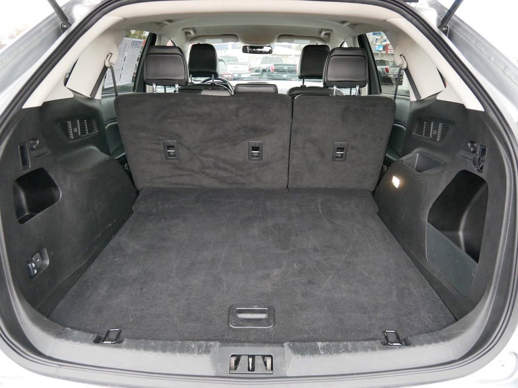 Certified 2024 Ford Edge SEL image 19