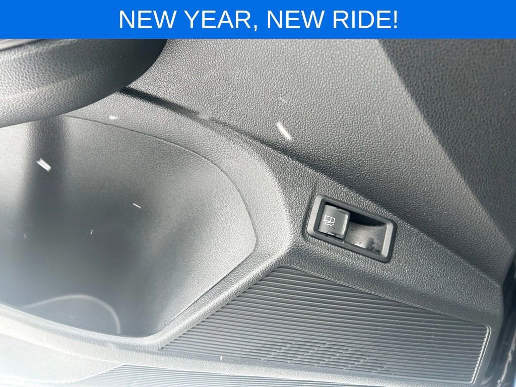 Used 2024 Volkswagen Taos S image 13