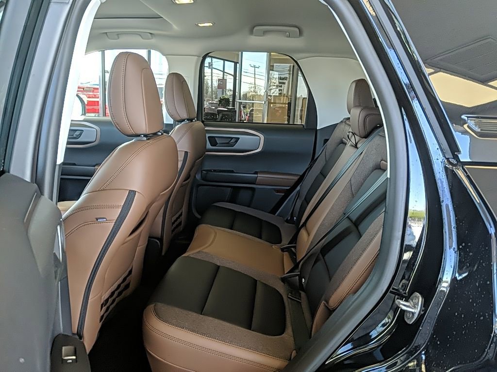 Certified 2025 Ford Bronco Sport Outer Banks w/ Outer Banks Tech Package+ AWD/4WD image 14