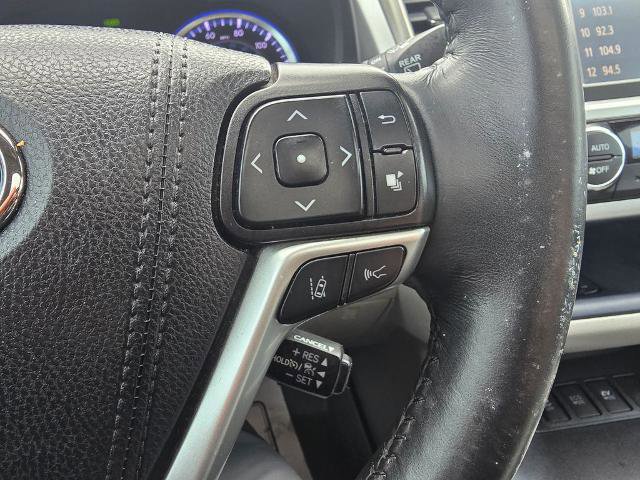 Used 2019 Toyota Highlander XLE AWD/4WD image 27