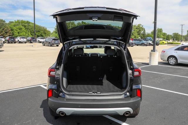 Certified 2025 Ford Escape Platinum AWD/4WD image 11