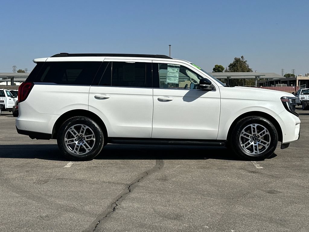 Certified 2025 Ford Expedition Active AWD/4WD image 2