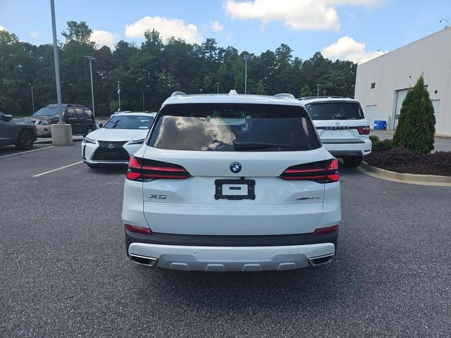 Used 2025 BMW X5 xDrive50e AWD/4WD image 4