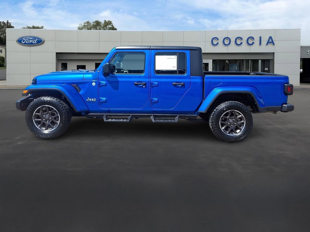 Used 2023 Jeep Gladiator Overland AWD/4WD image 2