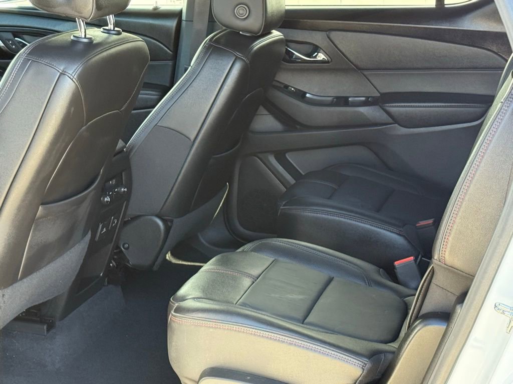 Used 2023 Chevrolet Traverse RS image 8