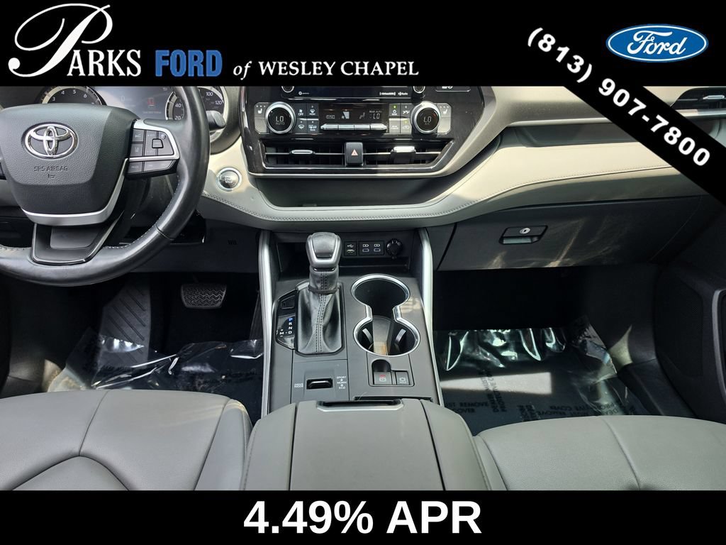 Used 2022 Toyota Highlander XLE FWD image 14