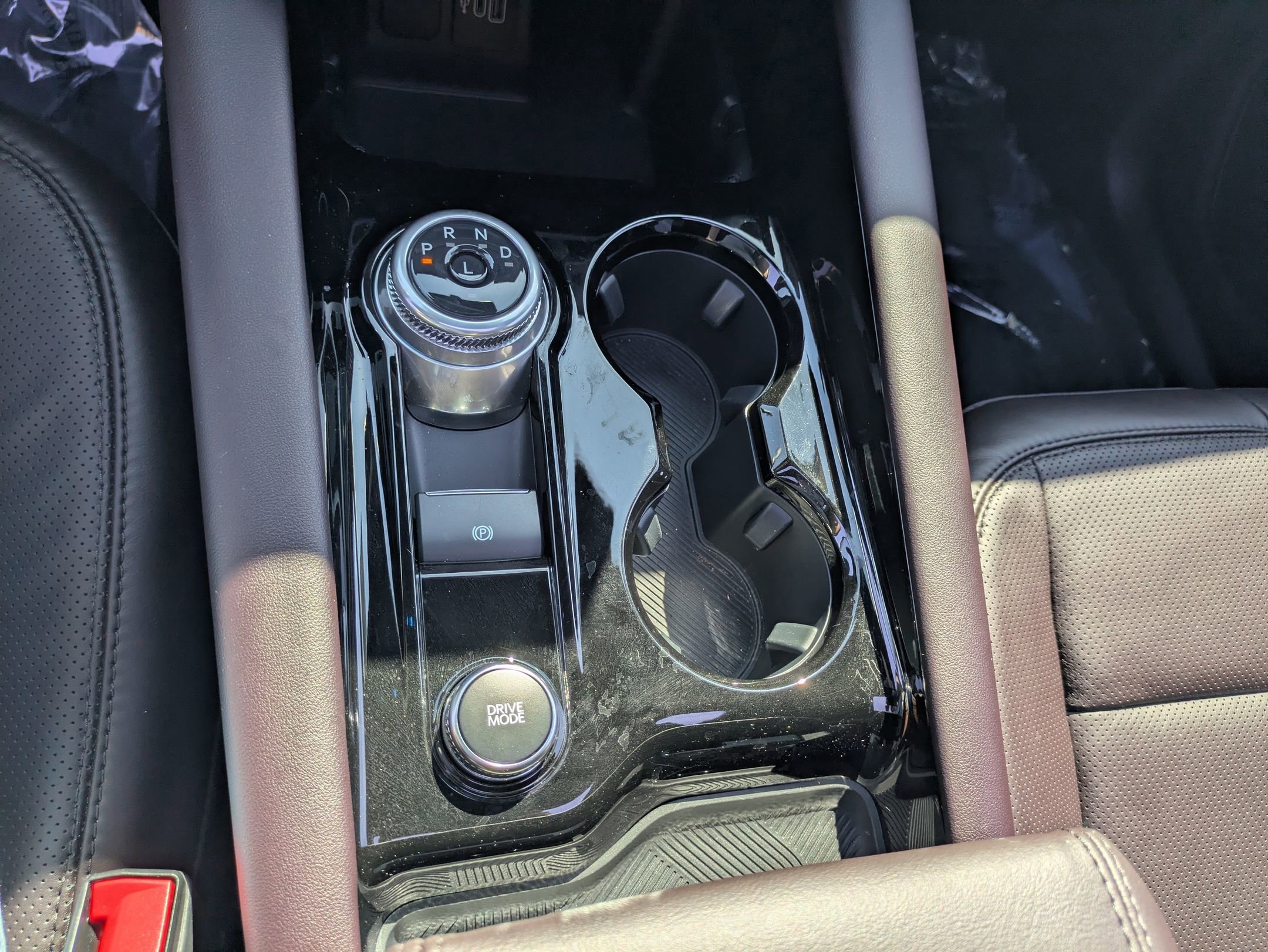 Certified 2025 Ford Explorer Platinum w/ Ultimate Package image 23