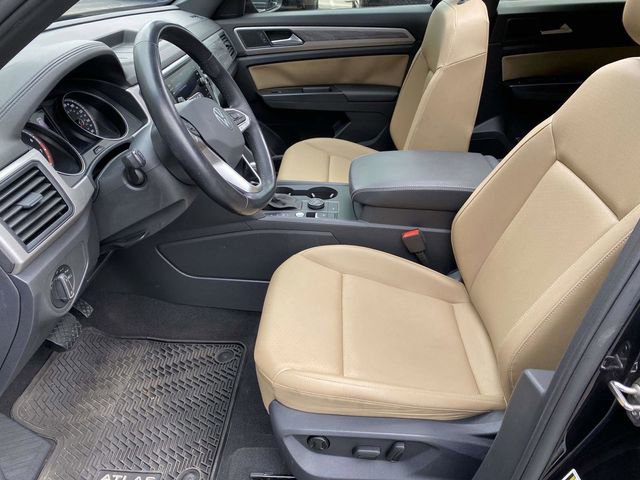 Used 2020 Volkswagen Atlas Cross Sport SE w/ Panoramic Sunroof Package image 18