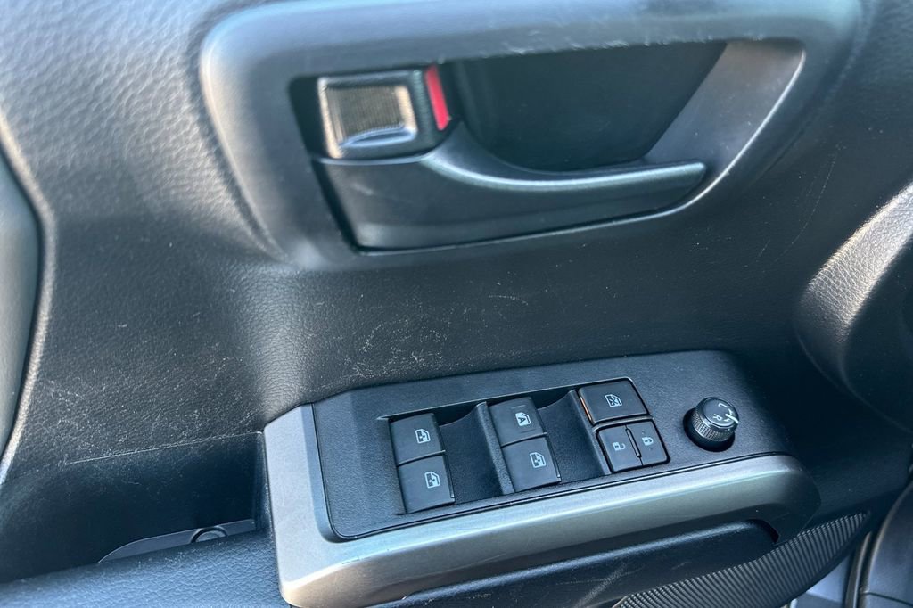 Used 2021 Toyota Tacoma SR5 w/ Blackout Package (TMS) image 13