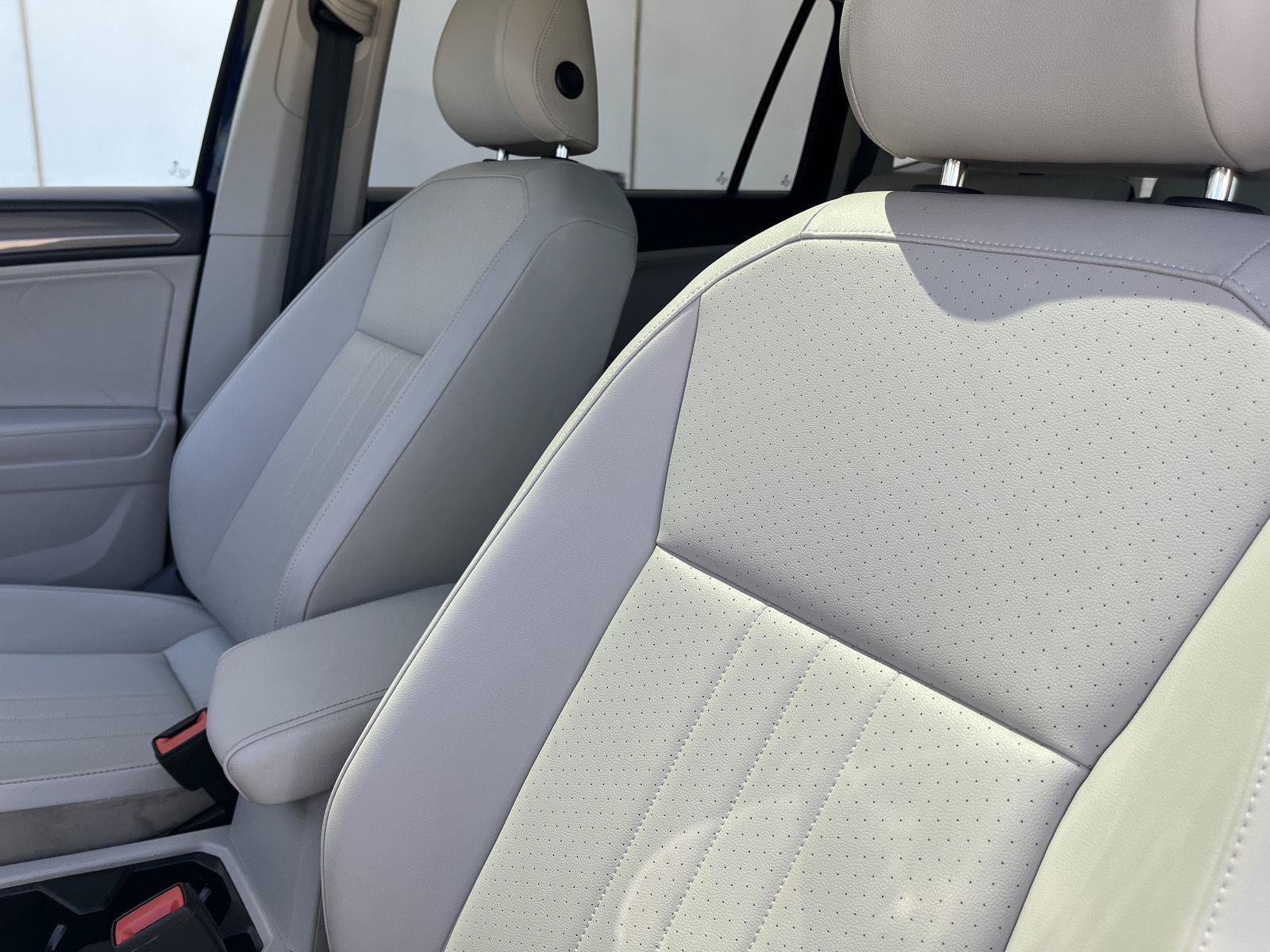 Used 2022 Volkswagen Tiguan SE AWD/4WD image 13
