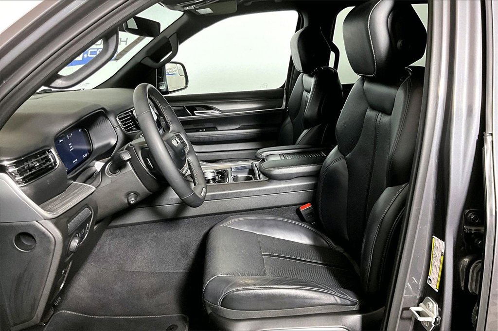 Used 2024 Jeep Wagoneer L Series II image 20