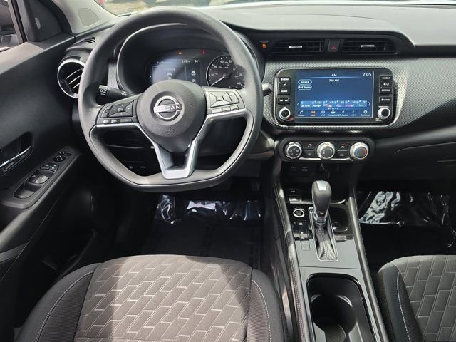 Used 2023 Nissan Kicks SV image 15