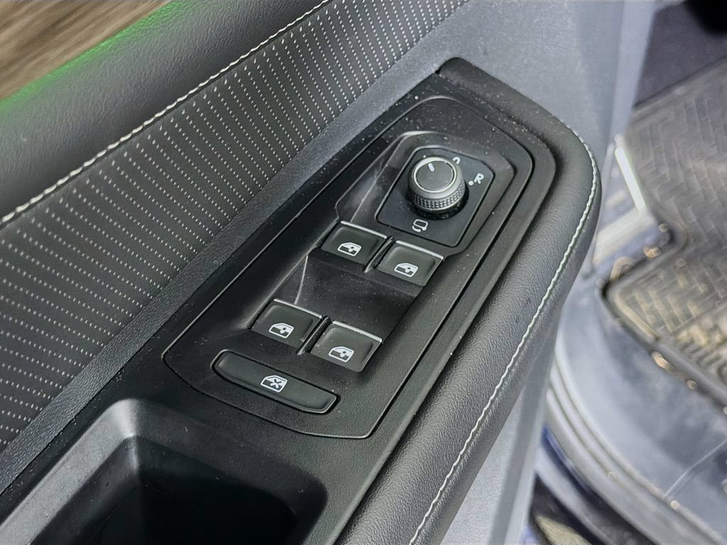 Used 2024 Volkswagen Atlas SEL Premium R-Line AWD/4WD image 21