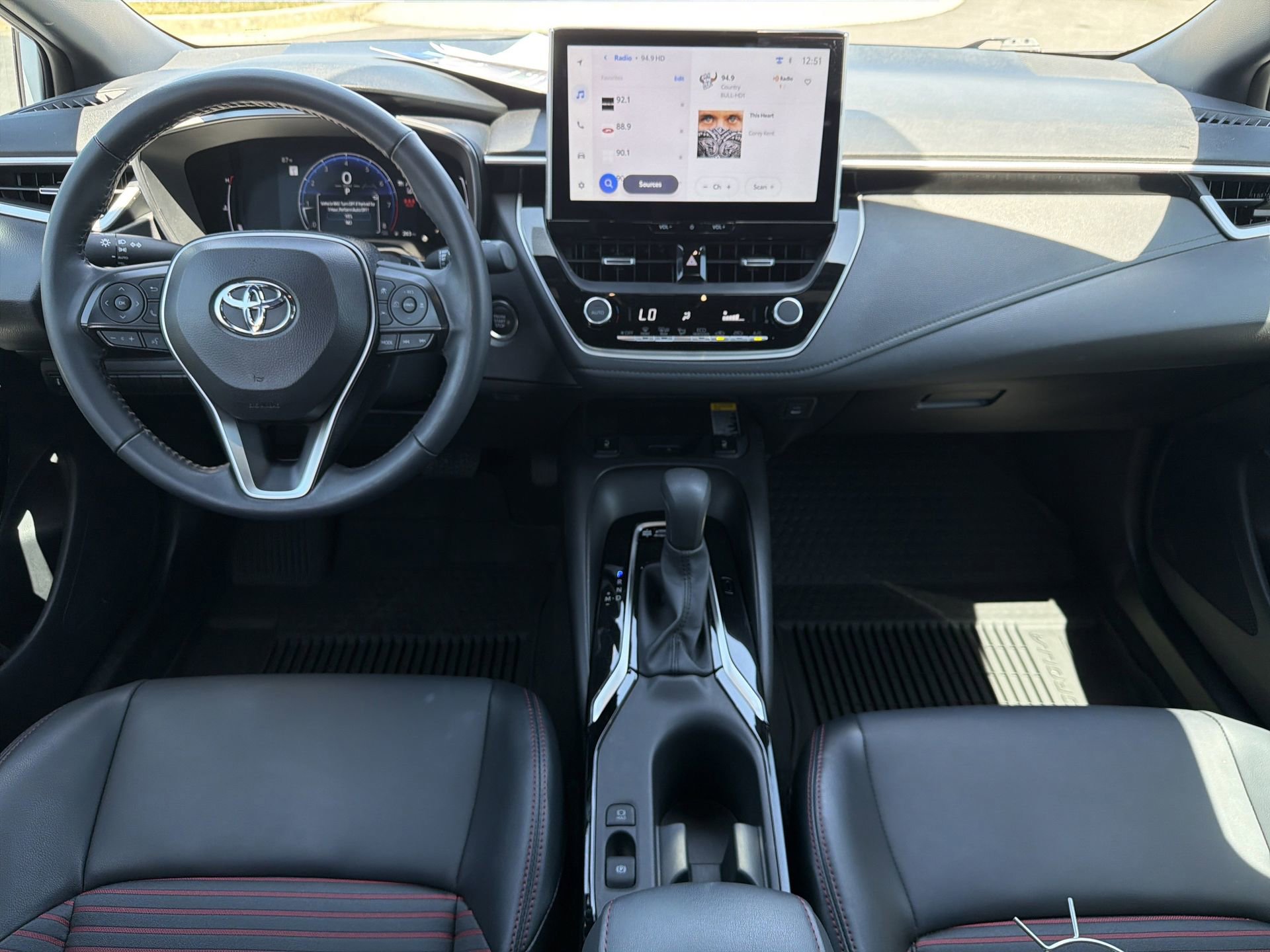 Used 2025 Toyota Corolla XSE image 2