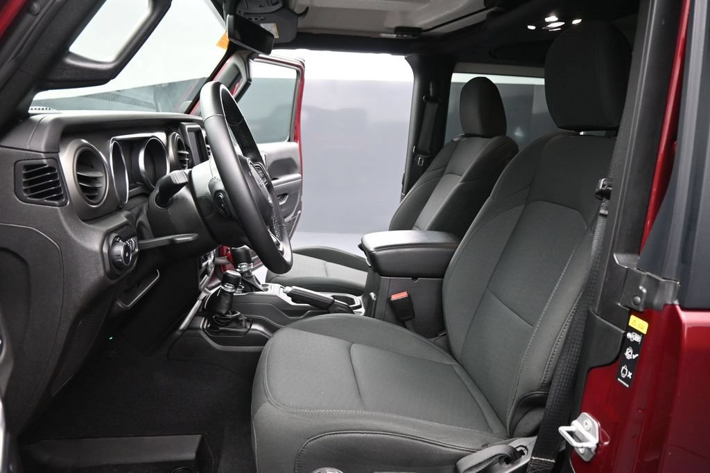 Used 2021 Jeep Wrangler Sport AWD/4WD image 9