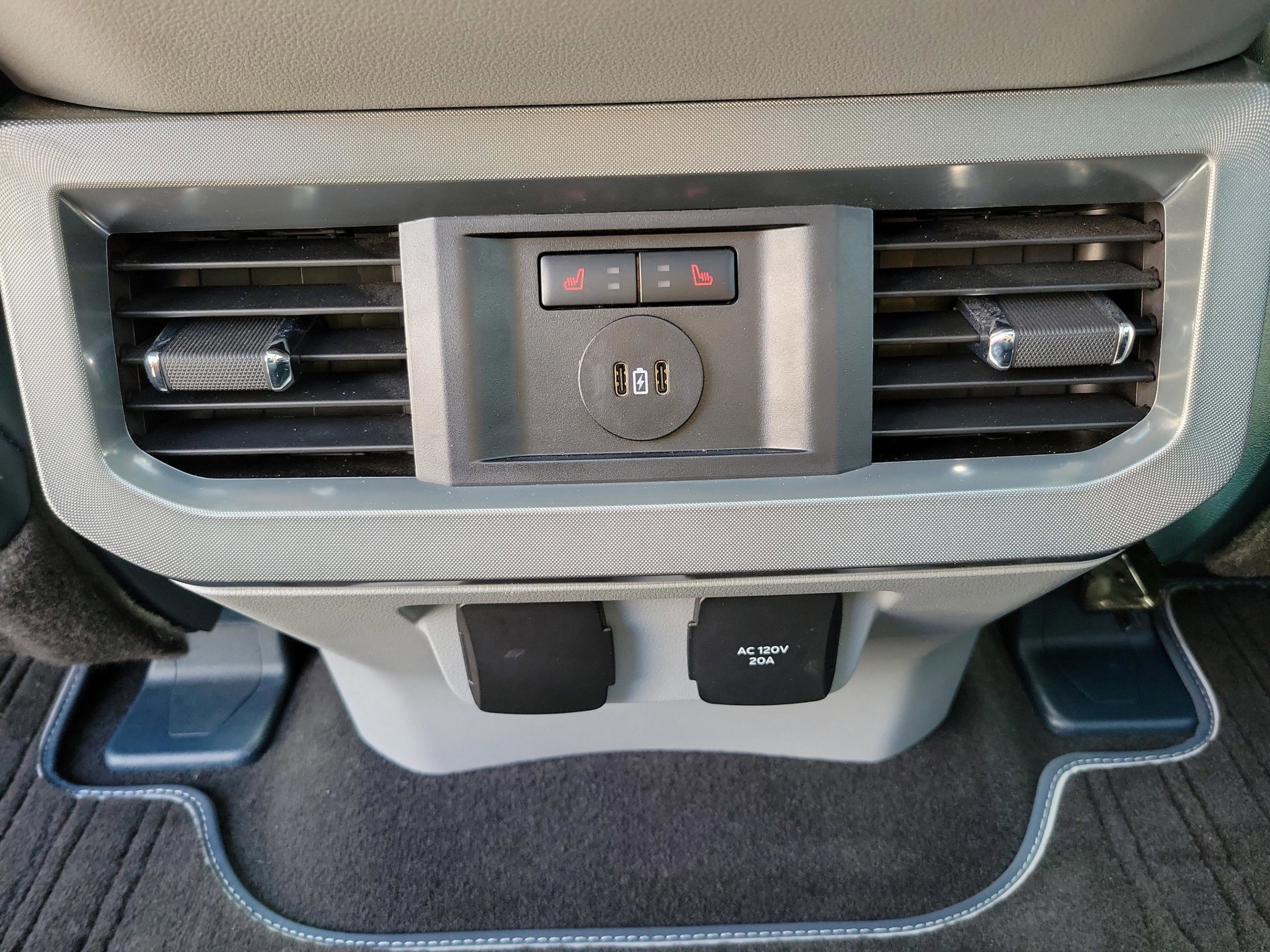 Certified 2024 Ford F250 Limited w/ FX4 Off-Road Package image 18