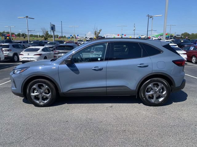 Certified 2025 Ford Escape ST-Line w/ Tech Pack #1 FWD image 4