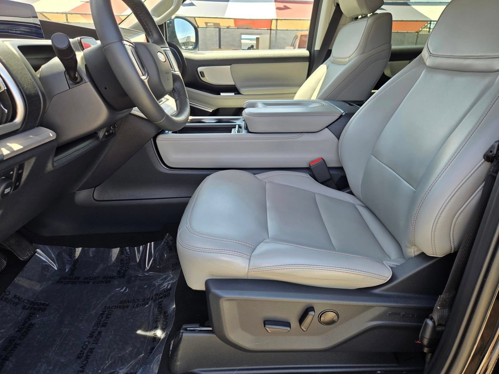 Certified 2025 Ford Expedition Active AWD/4WD image 28