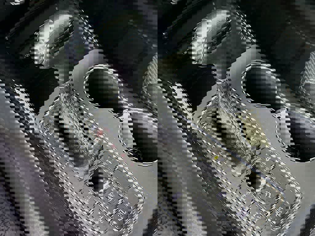 Used 2019 Kia Sorento SX image 19