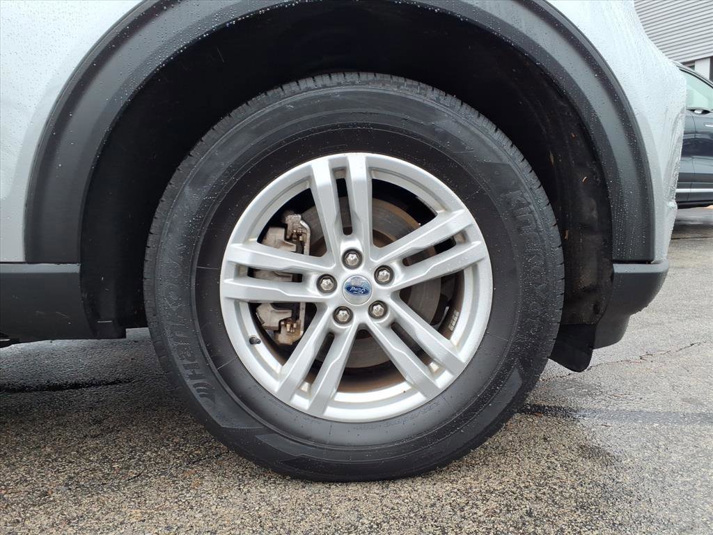 Certified 2022 Ford Explorer XLT w/ Equipment Group 202A image 14